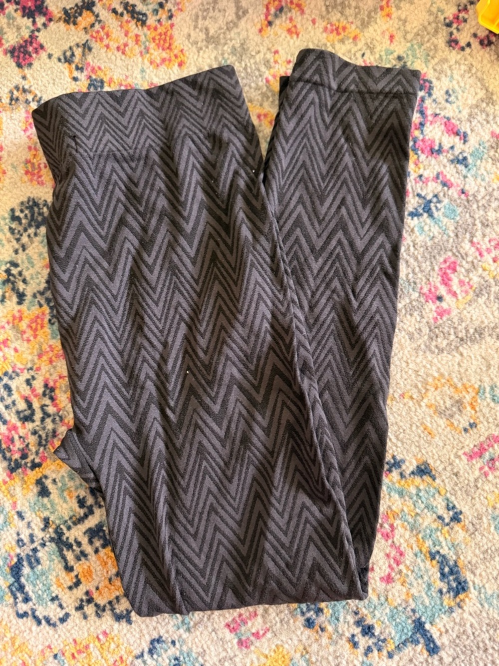 French Laundry Black Chevron Stretch Leggings
